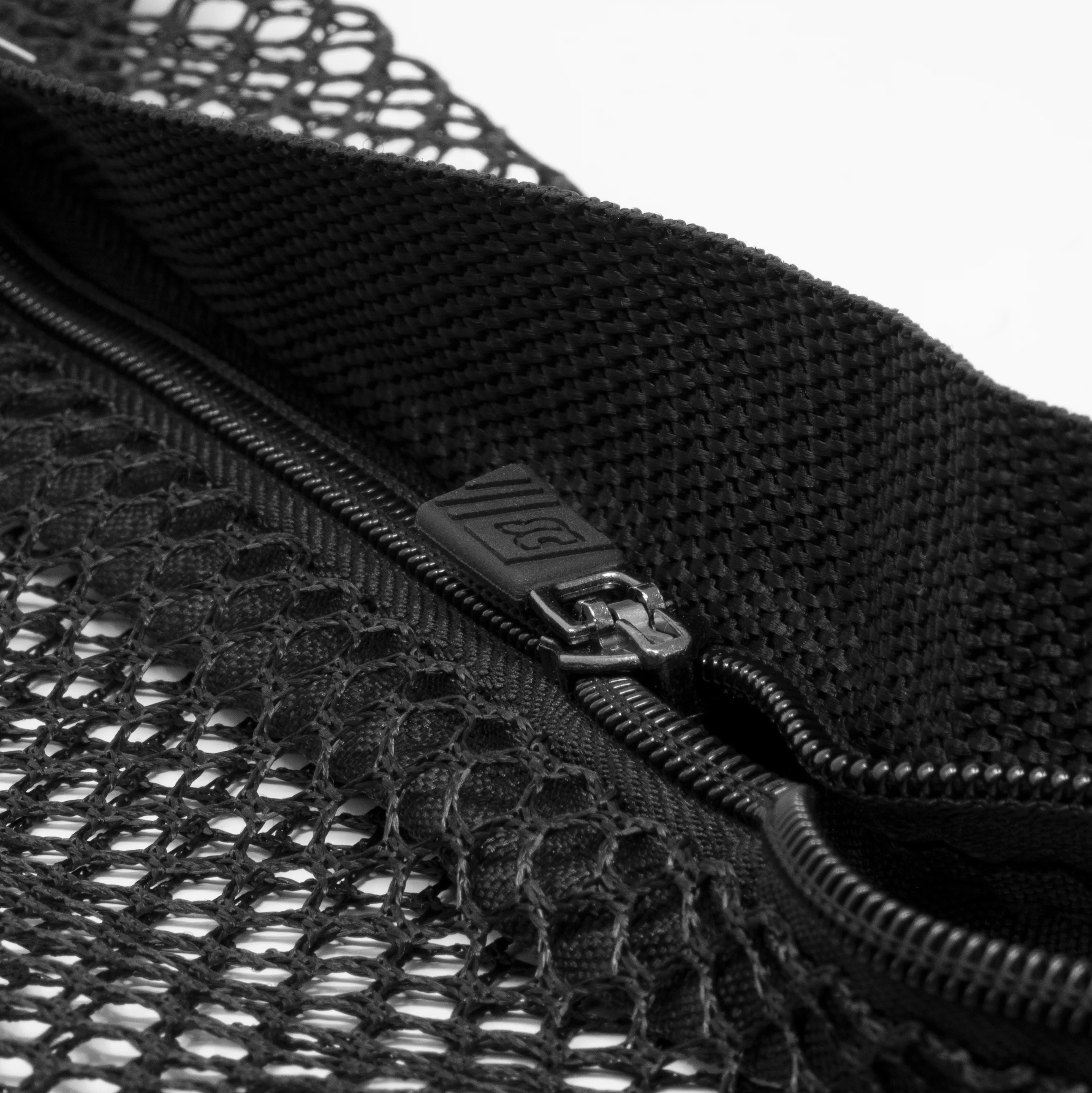 NET LAUNDRY BAG - Image 4